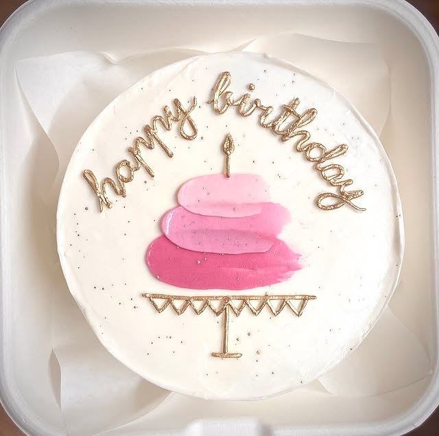Courtroom-themed birthday bento cake for a lawyer