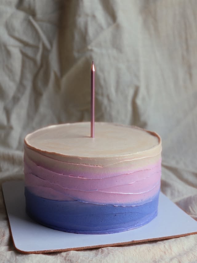Claro Bakehouse ombre birthday cake in pink and blue